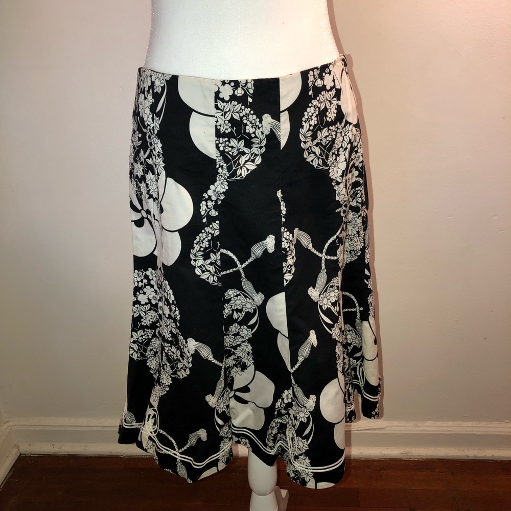 Black& White printed skirt